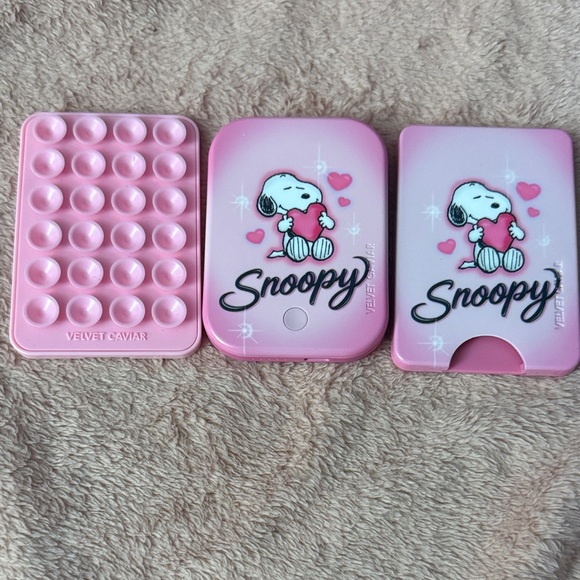 Velvet Caviar Other - Velvet Caviar Pink Snoopy Adapter Set